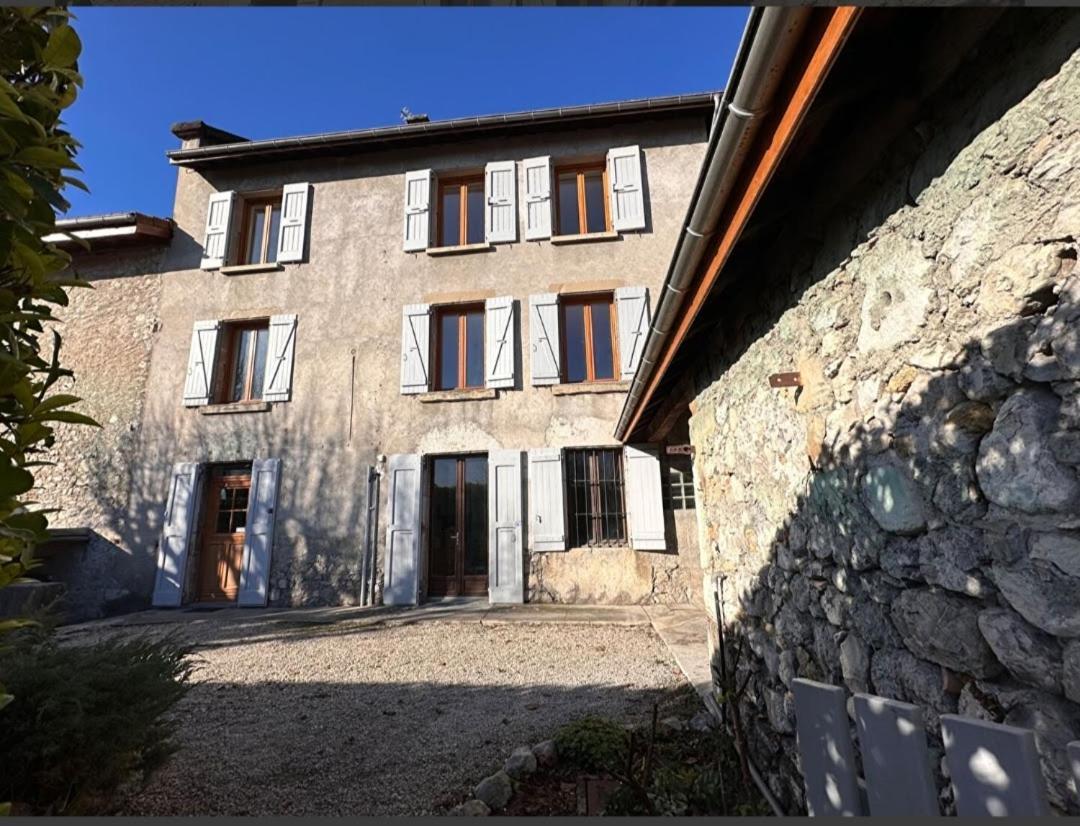 Appart 65M2 Avec 2 Chambres Dans Ferme Renovee - Parking Gratuit - Grande Vue Montagnes Montbonnot-Saint-Martin Exterior foto